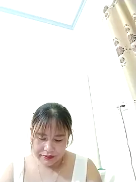 Snapshot of Moubie1 chatting on April 18, 2:54 pm Moubie1 online show from April 18, 2:54 pm