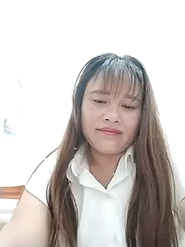 Snapshot of Moubie1 chatting on April 27, 3:32 pm Moubie1 online show from April 27, 3:32 pm