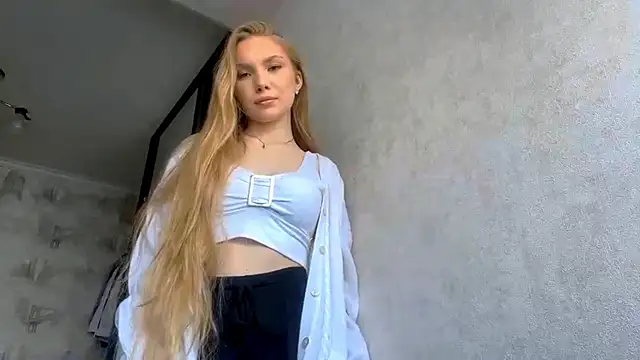 CarolineNine online show from March 27, 12:16 pm