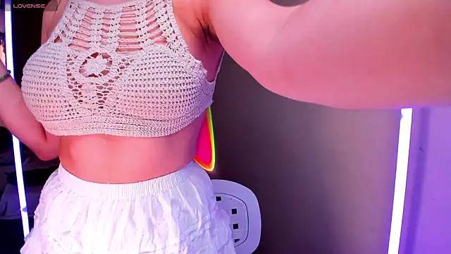 Elly  Green online show from April 9, 2:11 am