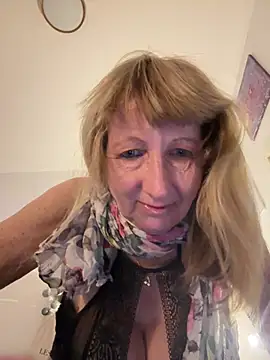 MatureKim online show from March 27, 5:45 pm