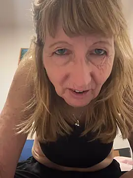 MatureKim online show from April 5, 6:27 pm