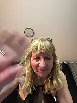 MatureKim online show from April 12, 7:52 pm