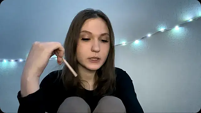 Juliajuicecam online show from April 20, 5:37 pm