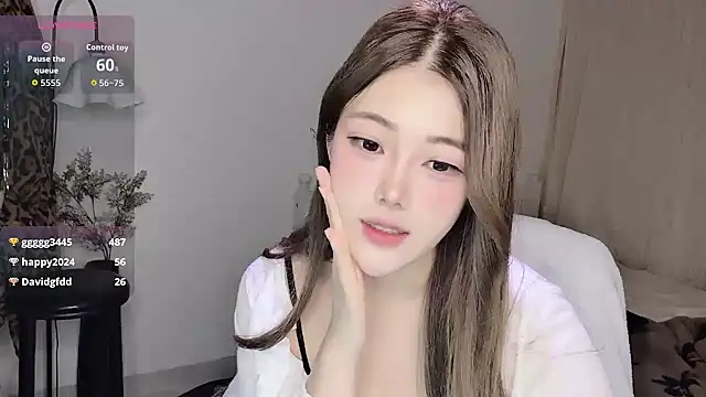 ceekie-77 online show from April 13, 11:43 pm