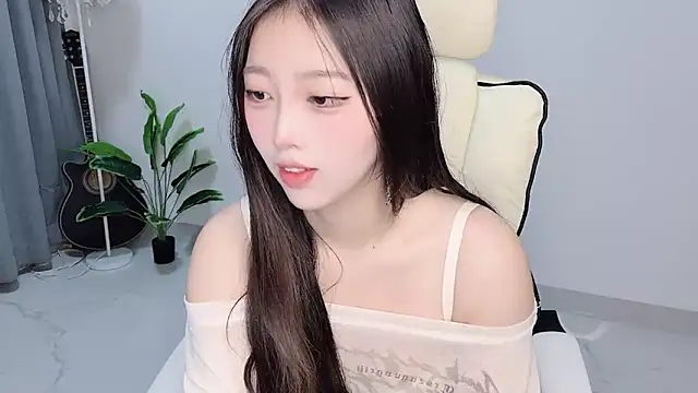 Yukiy8877 online show from April 2, 9:56 pm