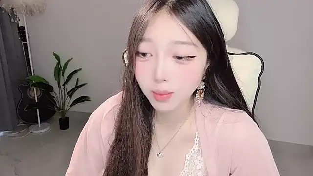 Yukiy8877 online show from April 18, 12:58 am