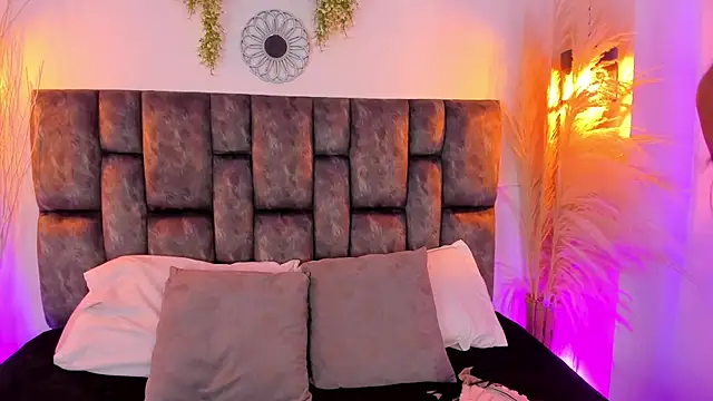 alessadoll online show from April 8, 7:25 pm