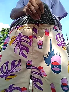 spittermasterpig1 online show from March 29, 8:42 pm