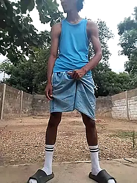 spittermasterpig1 online show from April 7, 3:23 pm