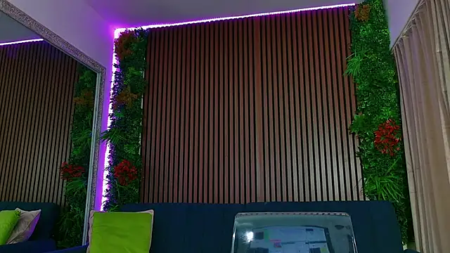 EvaThorn online show from April 2, 5:27 am