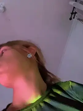 Andreakriss online show from April 4, 2:10 am