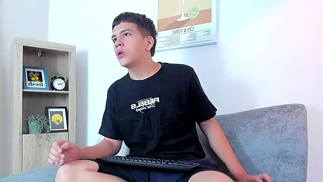 dennis hills online show from March 27, 1:11 pm