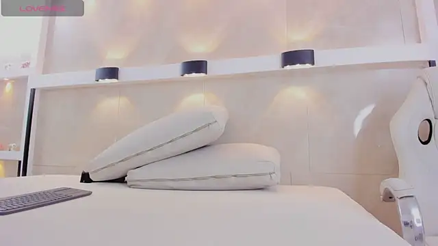 dalhia juicy online show from April 9, 6:19 am