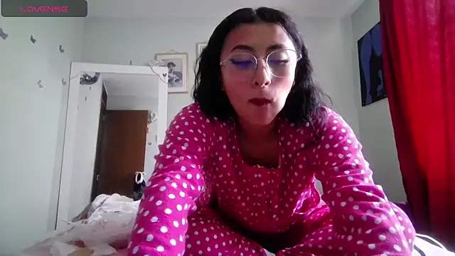 Khalessy j online show from April 17, 8:12 pm