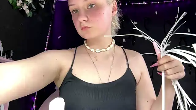 LiziSweet online show from April 12, 8:14 pm