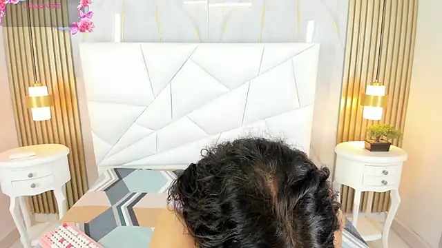 annigarcya online show from April 15, 7:10 pm