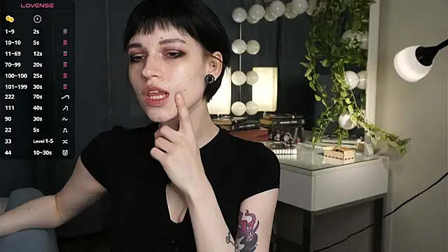 RubieNibbs online show from April 19, 6:54 pm