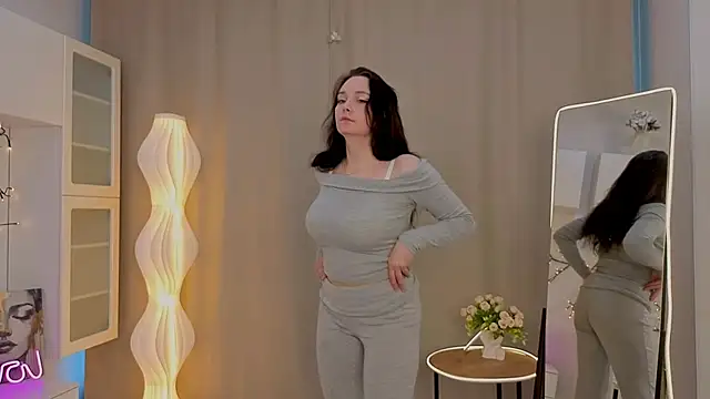 KaraNeagle online show from April 1, 6:25 am