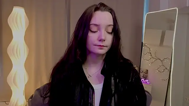 KaraNeagle online show from April 3, 6:00 am