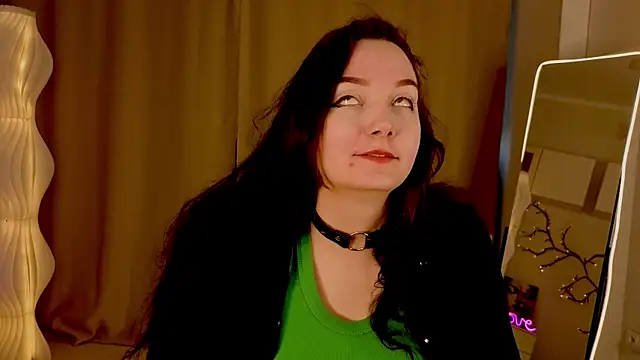 KaraNeagle online show from April 13, 6:08 am