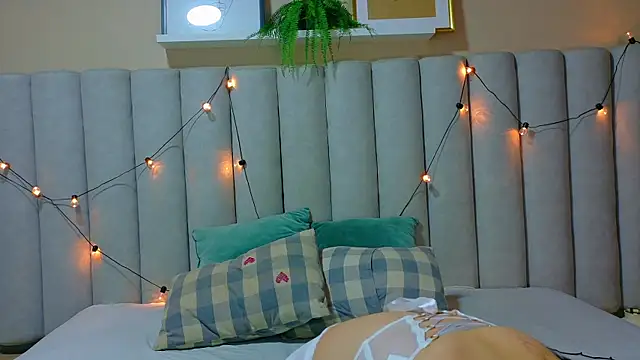 StarrMoon   online show from April 1, 2:56 am