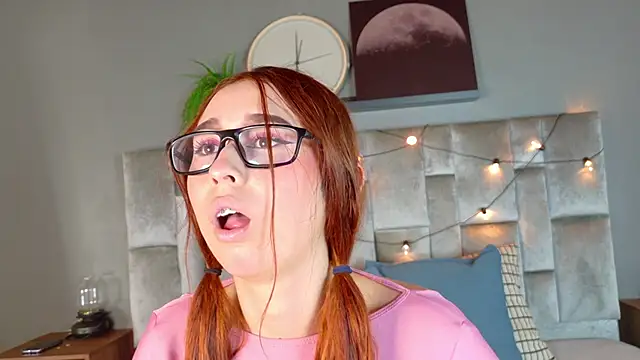 StarrMoon   online show from April 7, 3:18 am