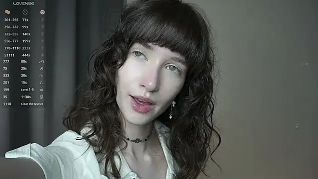 DellaLeck online show from April 8, 7:47 pm