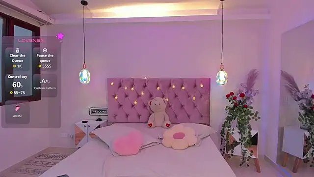 SofiaBloomm online show from June 6, 7:07 pm