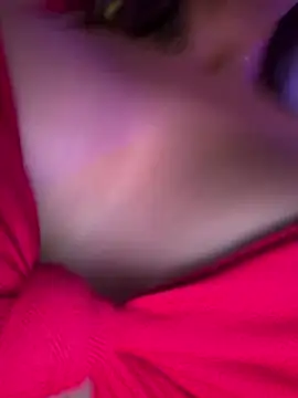Snapshot of zelyramonvielly chatting on April 28, 2:27 am zelyramonvielly online show from April 28, 2:27 am
