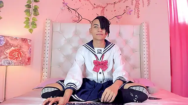 romeo laurient online show from April 6, 8:21 pm