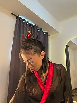 Ellelie 77 online show from April 8, 2:06 pm