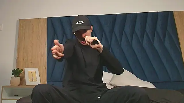 lio     online show from April 13, 3:23 am