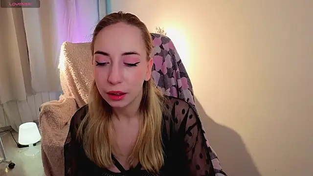 ShadowSparkle online show from April 10, 10:47 pm