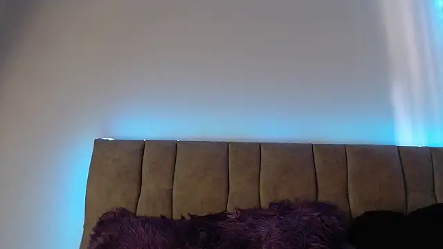 Val Time online show from April 7, 3:12 pm