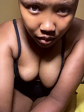 Prettiestheavenly online show from March 22, 6:33 pm