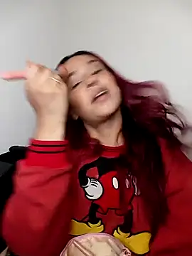 EmiilyFoxx090 online show from April 13, 2:28 am