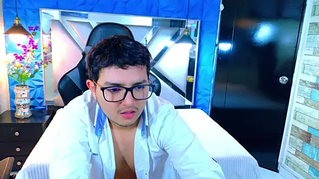 Oliver Jamees online show from April 1, 11:55 am