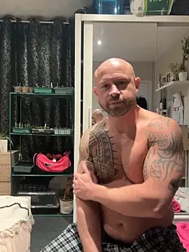 PeachyBlondieandThongman online show from March 21, 12:04 am