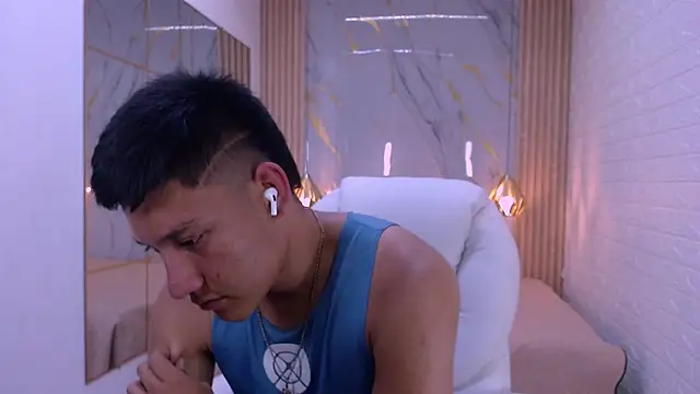 DominantBoy4 online show from March 24, 6:46 pm