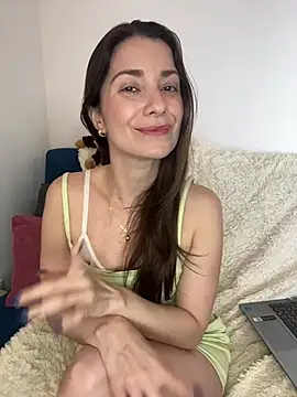 natashakinski online show from April 10, 7:40 pm