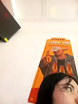 violetascottt online show from April 19, 9:39 pm