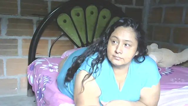 Snapshot of tistmature-69 chatting on July 18, 2:43 pm tistmature-69 online show from July 18, 2:43 pm