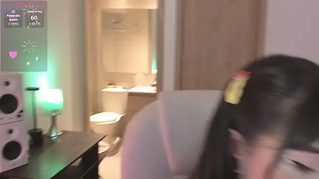 IIVY KUSH online show from April 16, 9:32 am