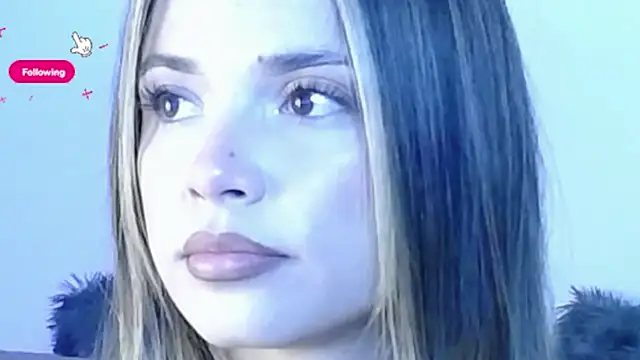 KylieVennet online show from March 31, 3:52 am