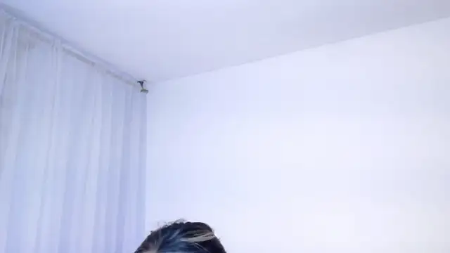 KylieVennet online show from April 12, 4:28 am