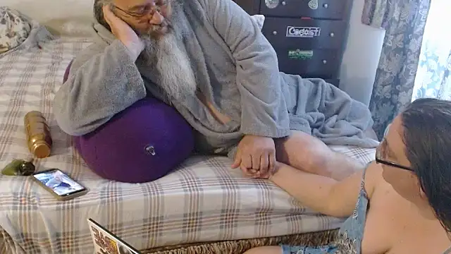 DaddyandMuffin online show from March 27, 9:25 pm