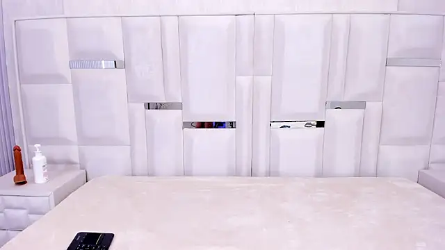 breenda01 online show from April 14, 3:56 am