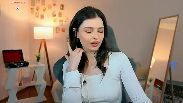 rebbekkakowalski online show from April 18, 3:21 am