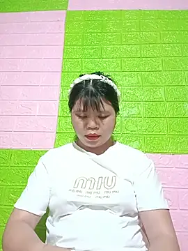 Snapshot of Dumi_009 chatting on May 17, 3:52 pm Dumi 009 online show from May 17, 3:52 pm